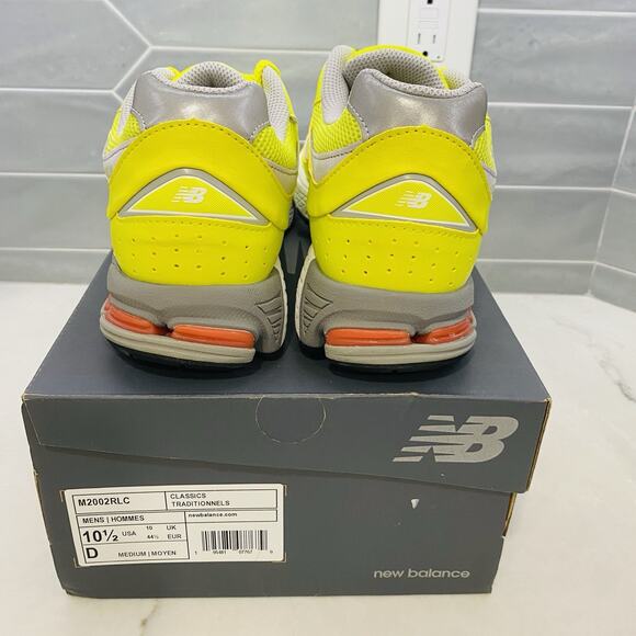New Balance 2002R Sulfur Yellow Lime M2002RLC Size 10.5 Running EUC main image 7